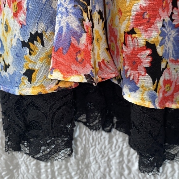 BETSEY JOHNSON Floral Laced Trim Fit & Flare Mini Dress - Picture 4 of 7